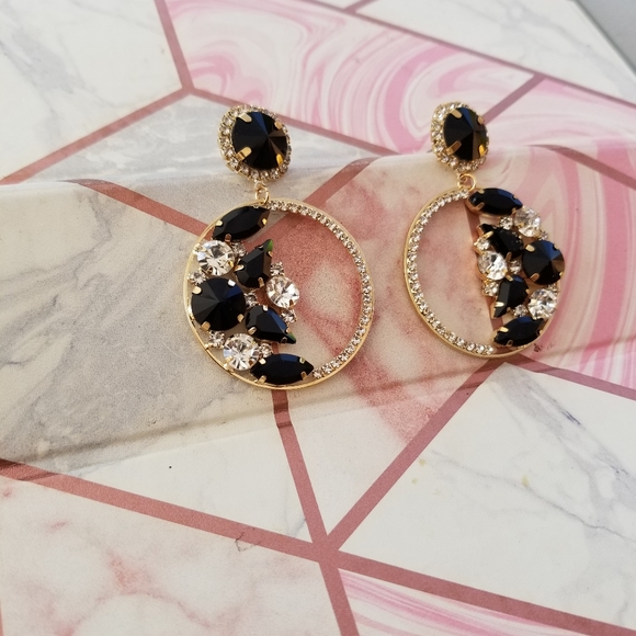 Black gemstones rhinestone earrings  with gold back, custom jewelry. - Picture 2 of 7
